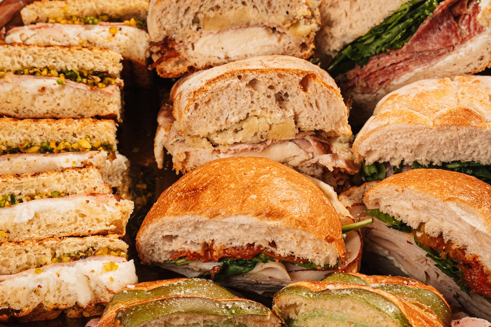 Bandeja de paninis variados para catering — Pistacchio, Edgewater Miami