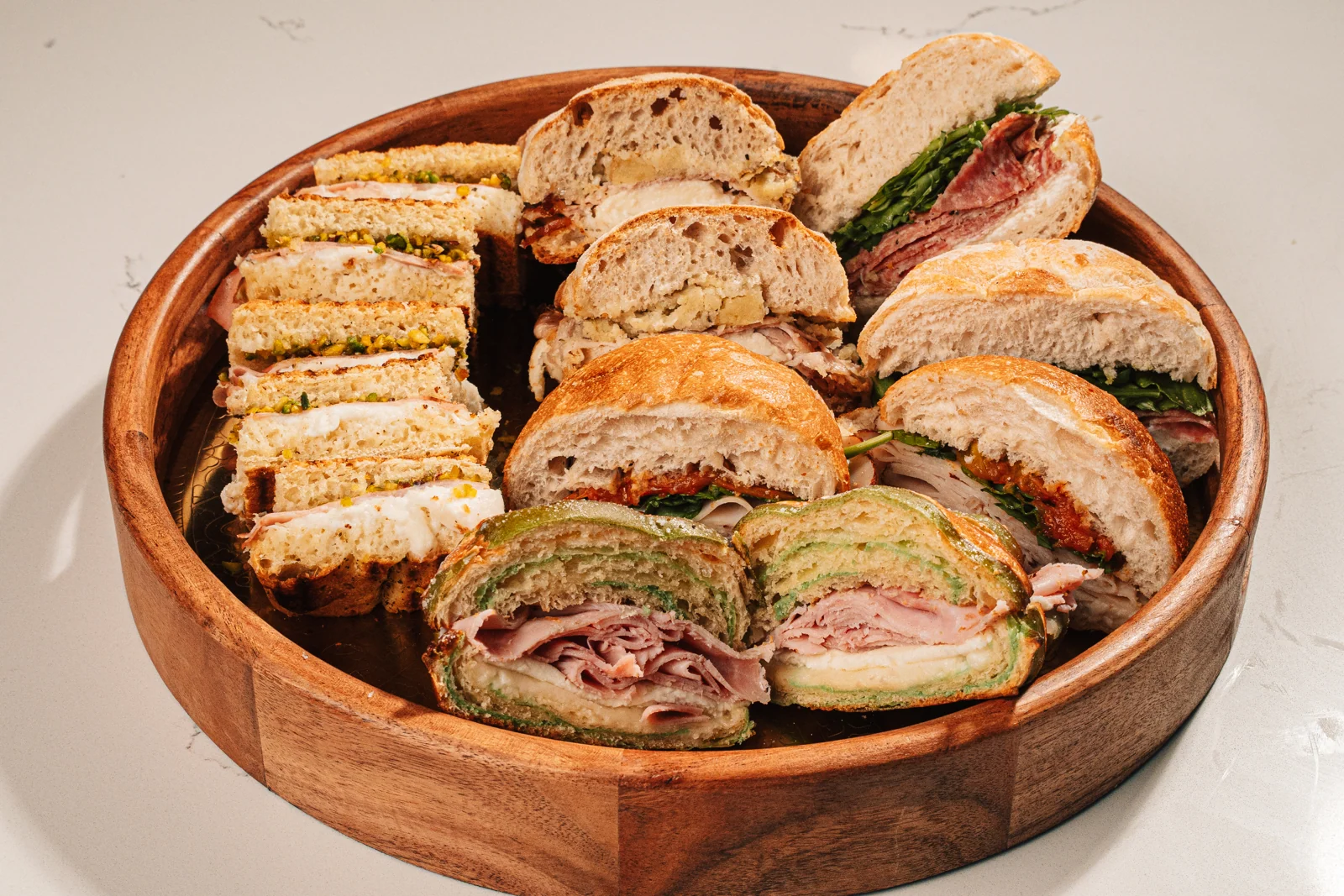 Bandeja de paninis de focaccia para catering — Pistacchio, Miami