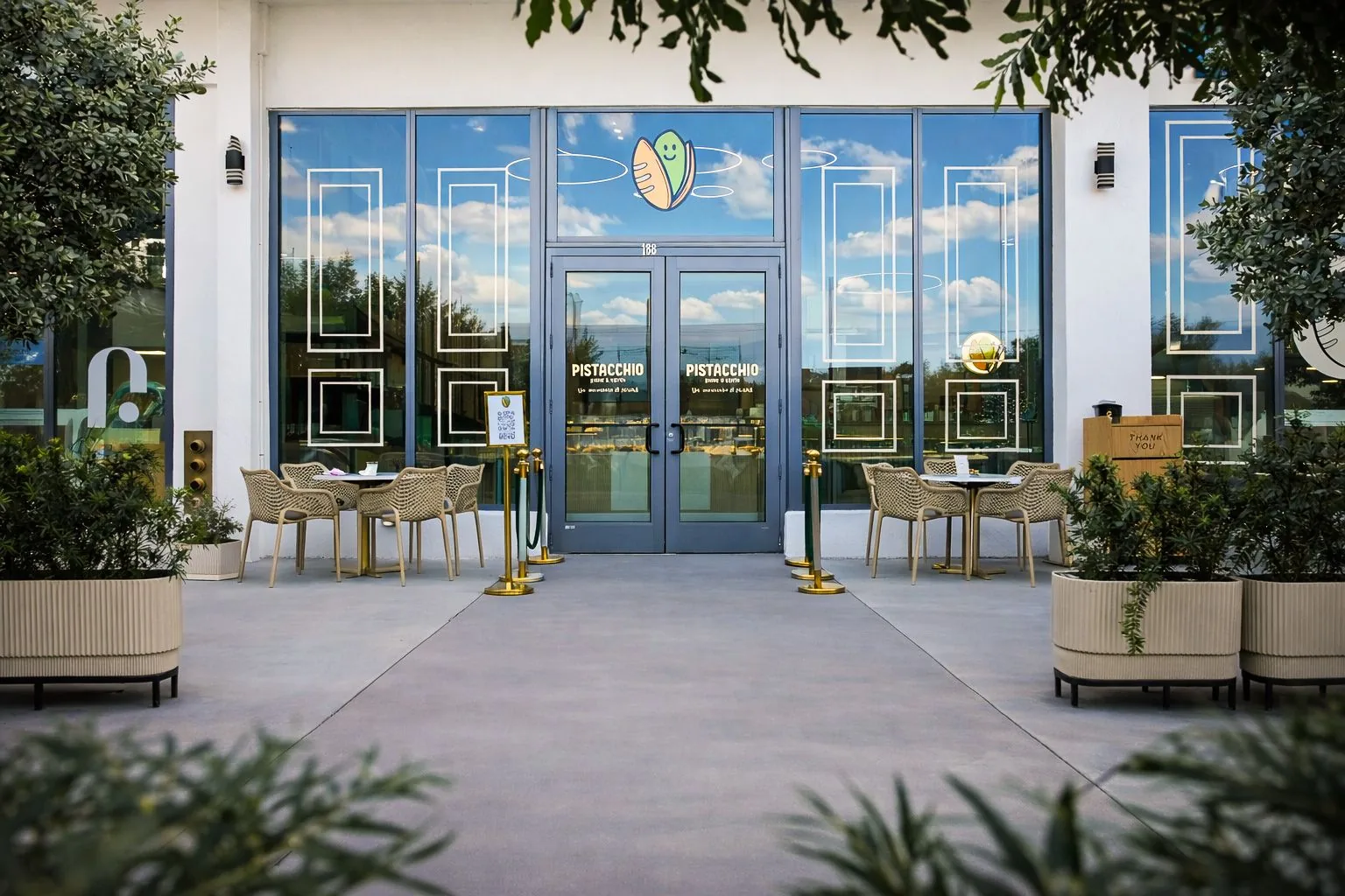 Pistacchio bakery entrance