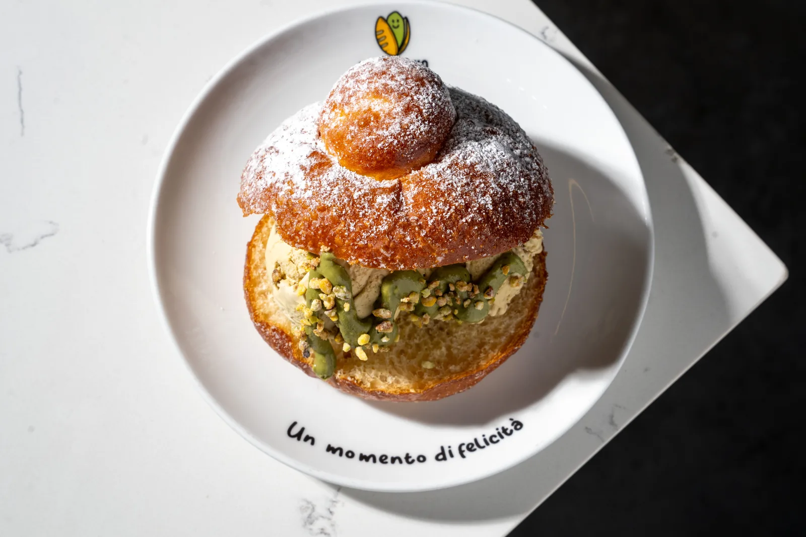 Gelato al pistacchio in brioche
