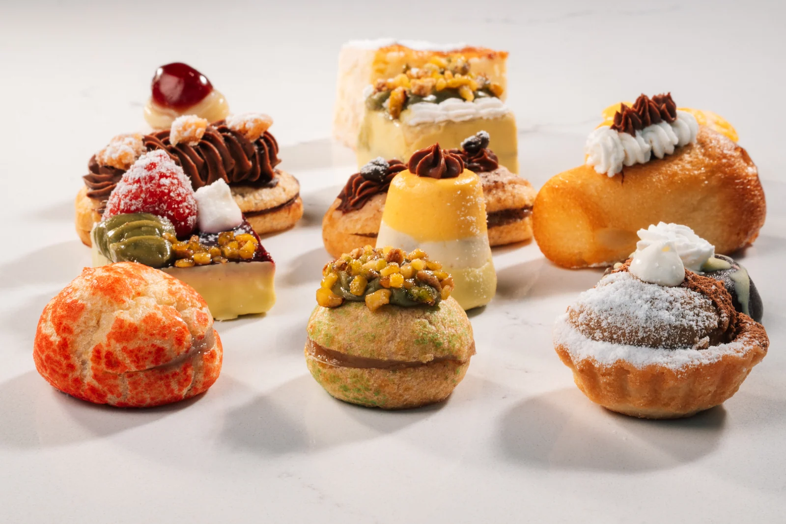 Pasticceria mignon: surtido de mini dulces italianos — Pistacchio